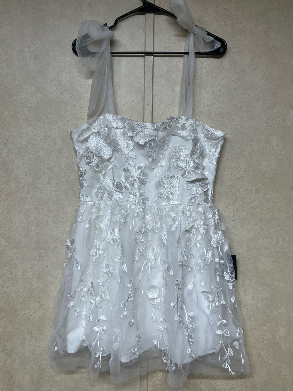 Lulus NWT classic romance white 3D floral appliqué tie strap mini dress feminine - Picture 5 of 15